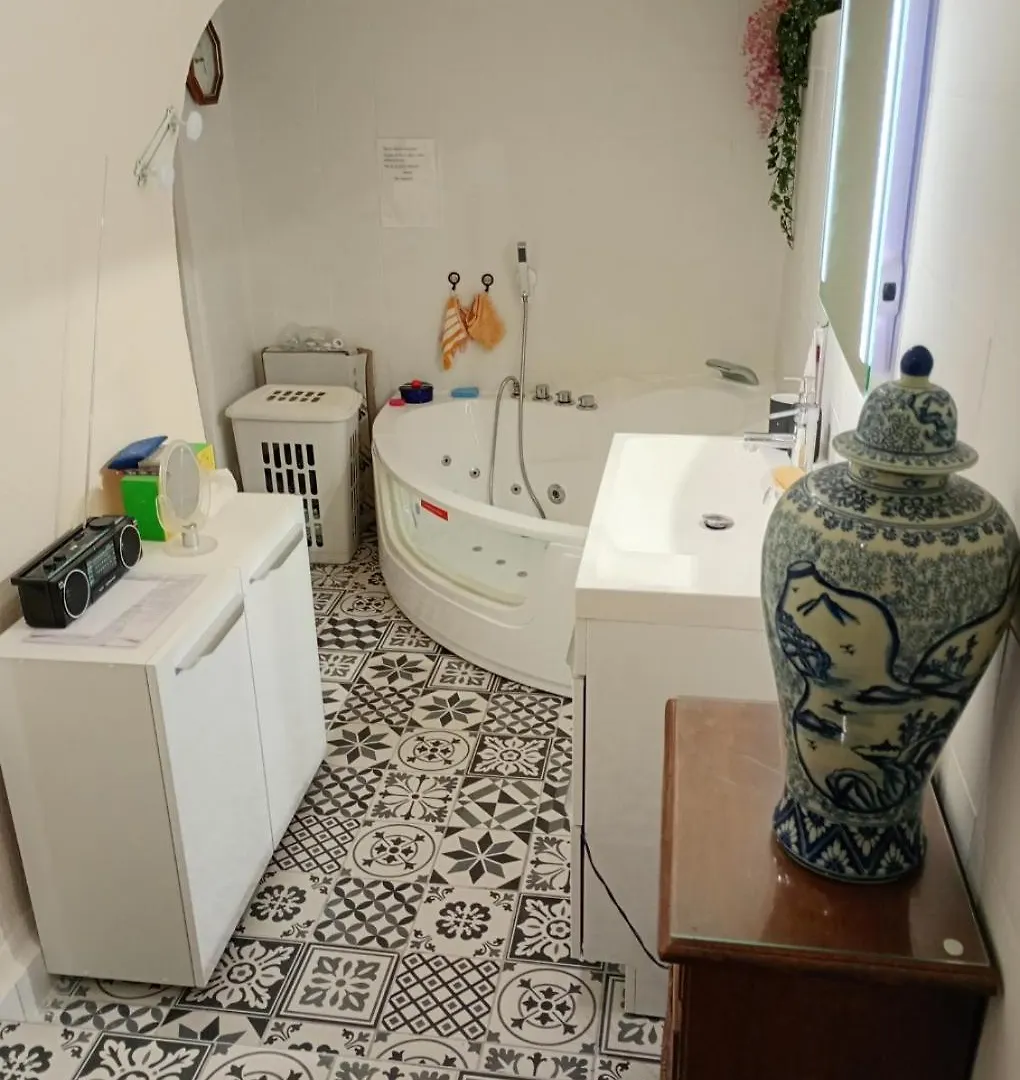 La Ruelle Bed & Breakfast Volonne